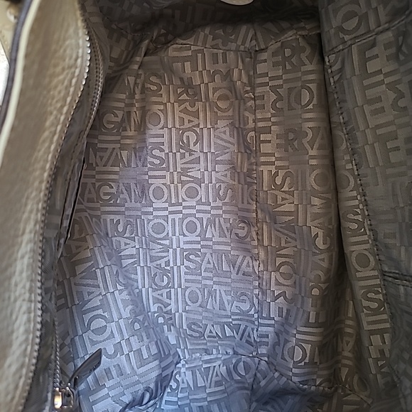 🌟CLEARANCE🌟Salvatore Ferragamo bag - Picture 11 of 16